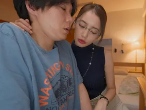 Em gái ngon sướng tê bím cùng anh nhân viên massage