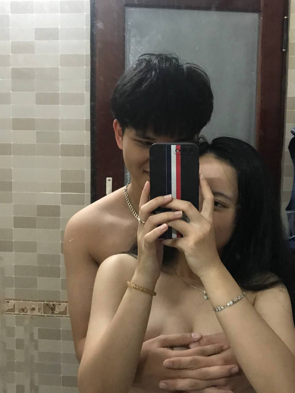 Robot sinh học biết banh lồn ra cho địt